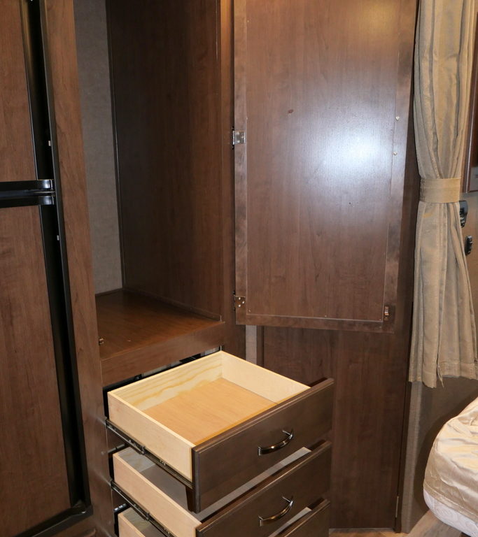 2019 FOUR WINDS 26B 4X4 Class-C, by Thor Motor Coach, Slide-Out-Image