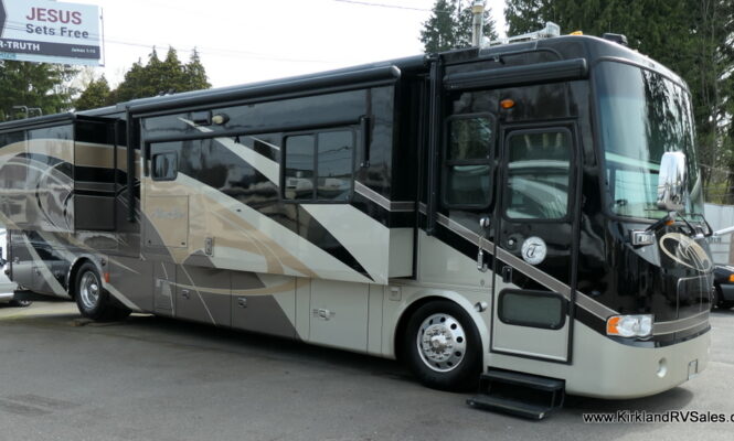 2009 ALLEGRO BUS 40QXP by Tiffin, Cummins 425-HP, 4-Slide-Outs-Image
