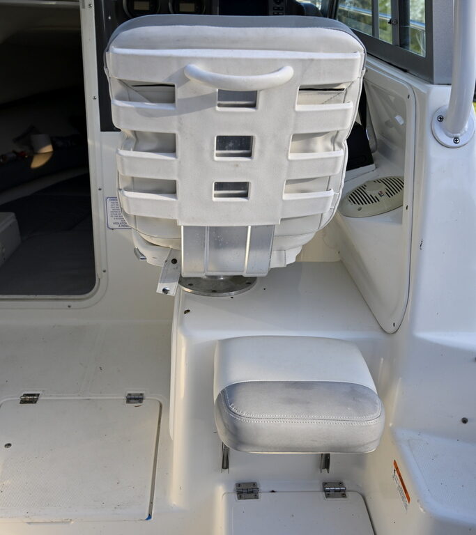 2013 Seaswirl STRIPER 2601 , 2020 Twin Yamaha 200-HP w/Tandem Trailer-Image