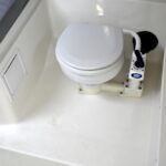 2013 Seaswirl STRIPER 2601 , 2020 Twin Yamaha 200-HP w/Tandem Trailer-Thumbnail