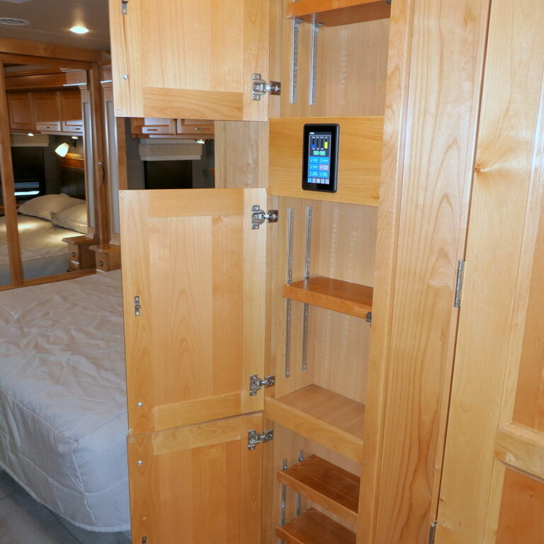 2022 ALLEGRO RED 33AL Bus by Tiffin, Cummins Diesel, 3-Slide-Outs-Image