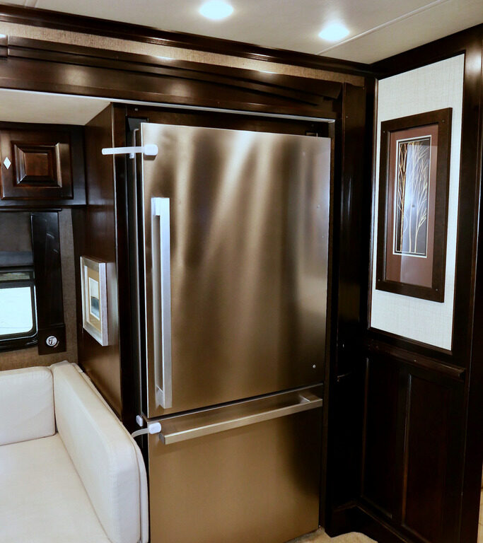 2016 Allegro PHAETON 44OH Bus by Tiffin Motorhomes, 1-1/2 Baths, 4-Slide-Outs-Image