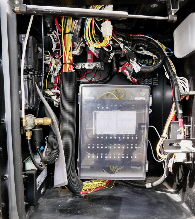 2016 Allegro PHAETON 44OH Bus by Tiffin Motorhomes, 1-1/2 Baths, 4-Slide-Outs-Image