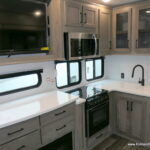 2022 Heartland ELKRIDGE 33BHS 5th/Wheel, Bunk Beds, 2-Slide-Outs-Thumbnail