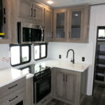 2022 Heartland ELKRIDGE 33BHS 5th/Wheel, Bunk Beds, 2-Slide-Outs-Thumbnail