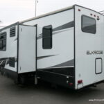 2022 Heartland ELKRIDGE 33BHS 5th/Wheel, Bunk Beds, 2-Slide-Outs-Thumbnail