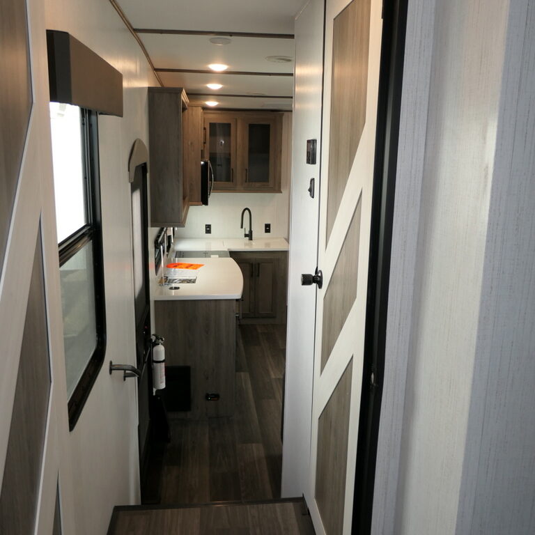 2022 Heartland ELKRIDGE 33BHS 5th/Wheel, Bunk Beds, 2-Slide-Outs-Image