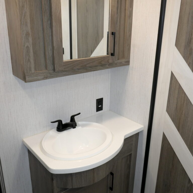 2022 Heartland ELKRIDGE 33BHS 5th/Wheel, Bunk Beds, 2-Slide-Outs-Image