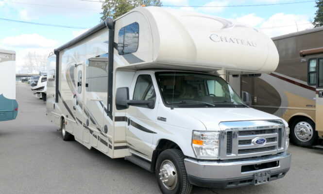 2016 Thor CHATEAU 31W Class-C, One-Owner, Auto-Leveling, Wall-Slide-Image