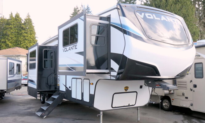 2022 Crossroads VOLANTE 3851FL 5th Wheel, 5-Slides, Front Living Room-Image