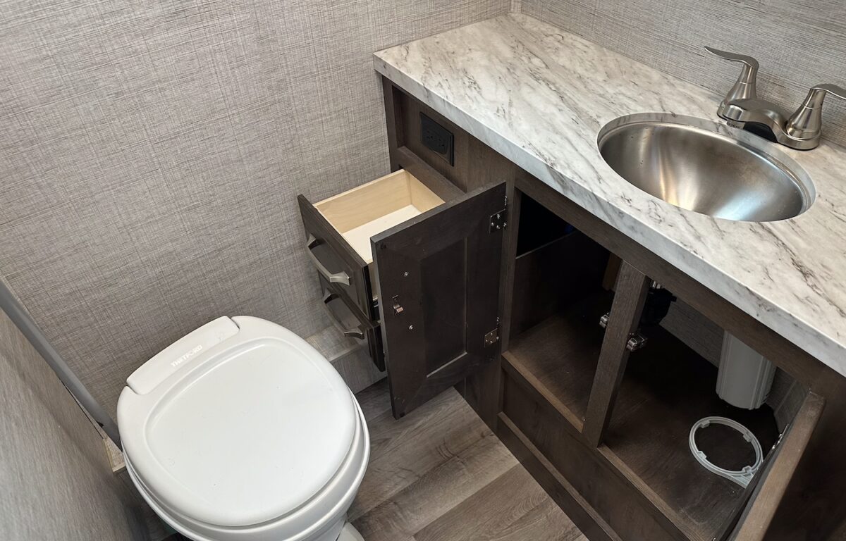 2021 Jayco GREYHAWK 29MV Class-C, 2-Slide-Outs, Low Miles, Auto Leveling-Image