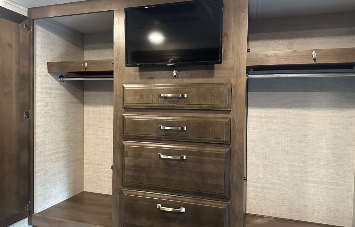 2021 Jayco GREYHAWK 29MV Class-C, 2-Slide-Outs, Low Miles, Auto Leveling-Image