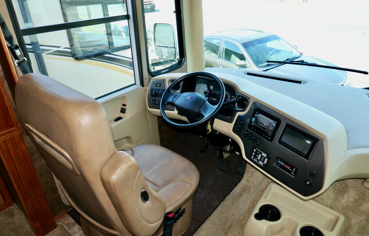 2014 Allegro OPEN ROAD 31SA Class-A Gas, By Tiffin Motorhomes, 2-Slide-Outs, Paint-Image