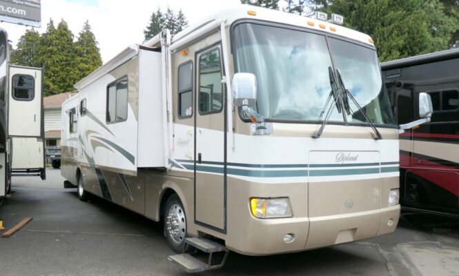 2003 Monaco DIPLOMAT 40PST Bus, Cummins 330-HP, 3-Slide-Outs-Image
