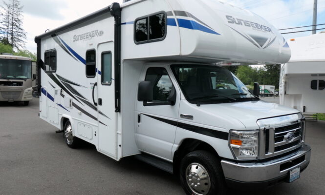 2021 SUNSEEKER 2350LE Class-C by Forest River, Cab-Bunk, Sleep-6-Image