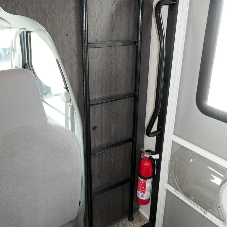 2021 SUNSEEKER 2350LE Class-C by Forest River, Cab-Bunk, Sleep-6-Image