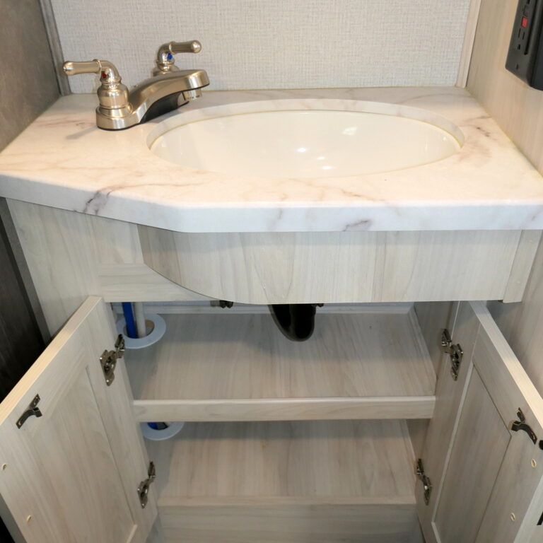 2021 SUNSEEKER 2350LE Class-C by Forest River, Cab-Bunk, Sleep-6-Image