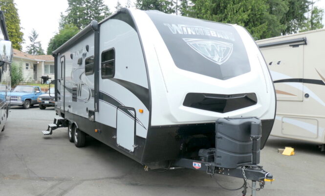 2017 Winnebago MINNIE PLUS 26RBSS Travel Trailer, Slide-Out, 1-Owner-Image