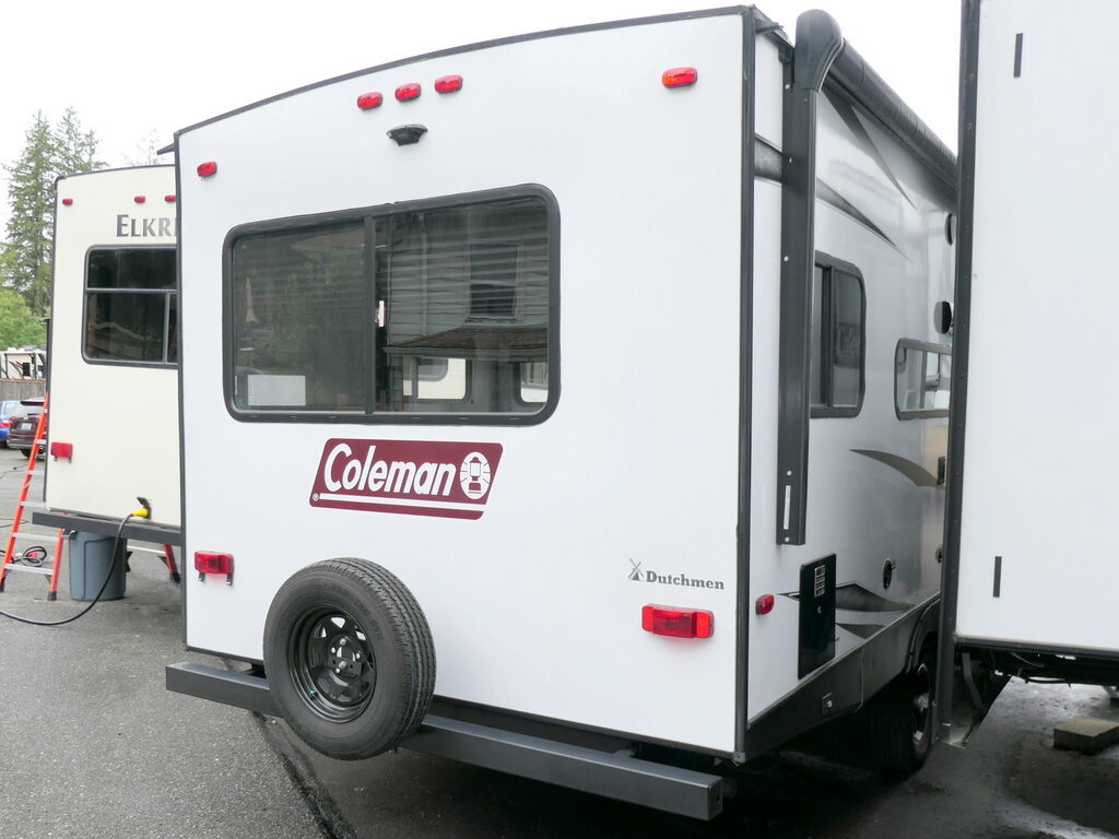 2021 Coleman LIGHT 2515RL Travel Trailer, By Dutchmen, Slide-Out, Great Condition!-Image