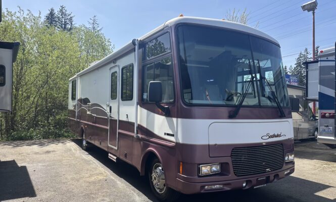1999 SOUTHWIND 35S Class-A, Fleetwood RV, Slide-Out, Low Miles, Amazing Condition-Image