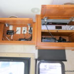 2009 Monaco KNIGHT 41SKQ Bus, Cummins 360-HP Turbo Diesel, Quad-Slides-Thumbnail