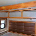 2009 Monaco KNIGHT 41SKQ Bus, Cummins 360-HP Turbo Diesel, Quad-Slides-Thumbnail