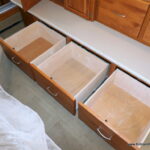 2009 Monaco KNIGHT 41SKQ Bus, Cummins 360-HP Turbo Diesel, Quad-Slides-Thumbnail