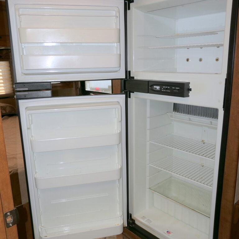 2014 Thor FOUR WINDS 28Z Class-C, Slide-Out, Sleeps-8-Image