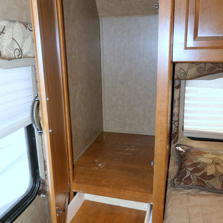 2014 Thor FOUR WINDS 28Z Class-C, Slide-Out, Sleeps-8-Image