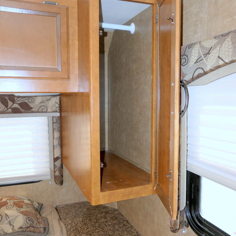 2014 Thor FOUR WINDS 28Z Class-C, Slide-Out, Sleeps-8-Image