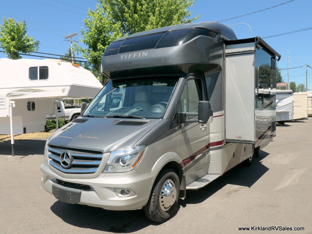 2019 Tiffin WAYFARER 24TW Class-C, Mercedes Diesel, Auto Jacks, Twins/King Bed-Image