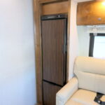 2019 Tiffin WAYFARER 24TW Class-C, Mercedes Diesel, Auto Jacks, Twins/King Bed-Thumbnail