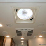 2019 Tiffin WAYFARER 24TW Class-C, Mercedes Diesel, Auto Jacks, Twins/King Bed-Thumbnail