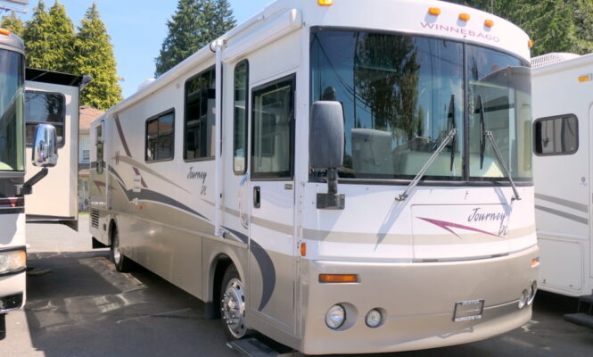 2001 Winnebago JOURNEY DL 36LD Bus, 2-Slide-Outs, 330HP Diesel-Image