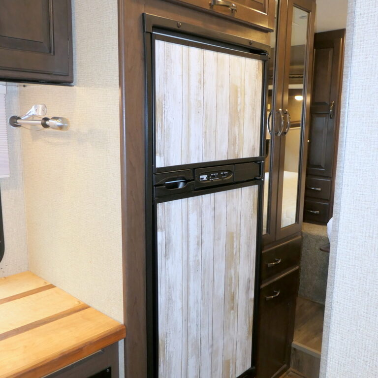2018 Thor CHATEAU 24HL Class-C, 2-Slide-Outs, Mercedes Sprinter Diesel-Image