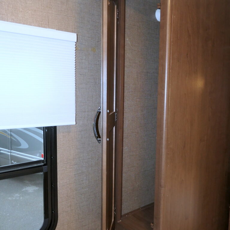 2018 Thor CHATEAU 24HL Class-C, 2-Slide-Outs, Mercedes Sprinter Diesel-Image