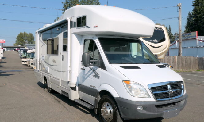 2009 Winnebago VIEW 24H Class-C, Slide-Out, Turbo Diesel-Image