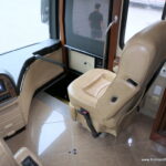 2013 Newmar VENTANA 3433 Bus, 360HP Diesel, Quad-Slides, Low Miles-Thumbnail