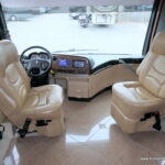 2013 Newmar VENTANA 3433 Bus, 360HP Diesel, Quad-Slides, Low Miles-Thumbnail