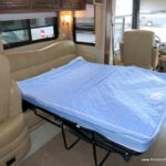 2013 Newmar VENTANA 3433 Bus, 360HP Diesel, Quad-Slides, Low Miles-Thumbnail