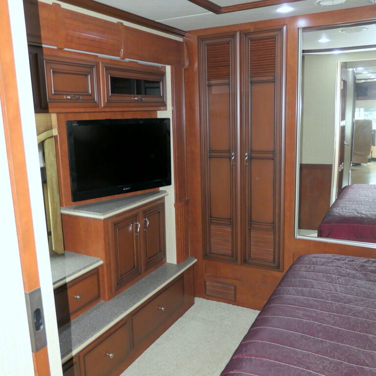 2013 Newmar VENTANA 3433 Bus, 360HP Diesel, Quad-Slides, Low Miles-Image
