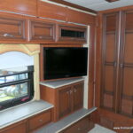 2013 Newmar VENTANA 3433 Bus, 360HP Diesel, Quad-Slides, Low Miles-Thumbnail