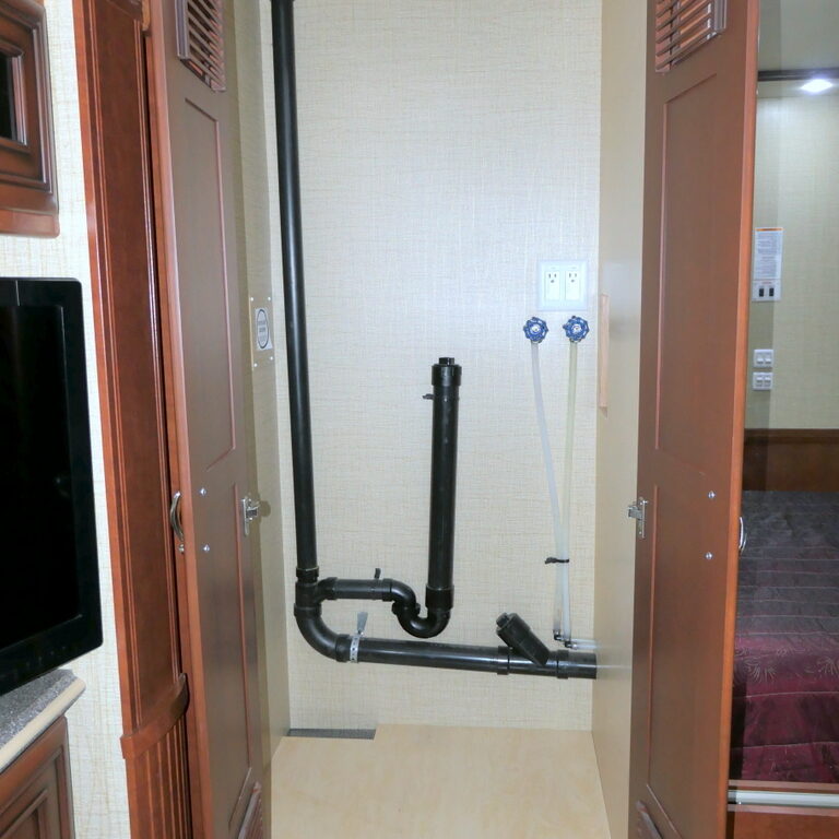 2013 Newmar VENTANA 3433 Bus, 360HP Diesel, Quad-Slides, Low Miles-Image