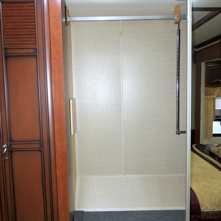 2013 Newmar VENTANA 3433 Bus, 360HP Diesel, Quad-Slides, Low Miles-Image