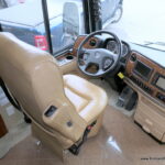 2013 Newmar VENTANA 3433 Bus, 360HP Diesel, Quad-Slides, Low Miles-Thumbnail