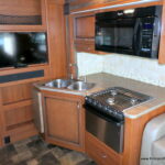 2014 Fleetwood BOUNDER Classic 30T Class-A, 2-Slides, Full Body Paint-Thumbnail