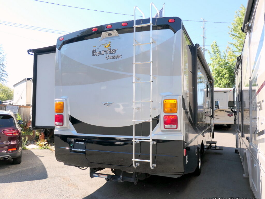 2014 Fleetwood BOUNDER Classic 30T Class-A, 2-Slides, Full Body Paint-Image