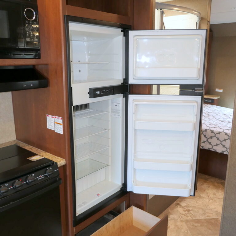 2017 ACE 30.1 Class-A, by Thor Motor Coach, 2-Slide-Outs, Drop-Bunk-Image