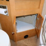 2017 Winnebago SUNSTAR LX 27N Class-A, 3-Slide-Outs, Full Paint, Low Miles-Thumbnail