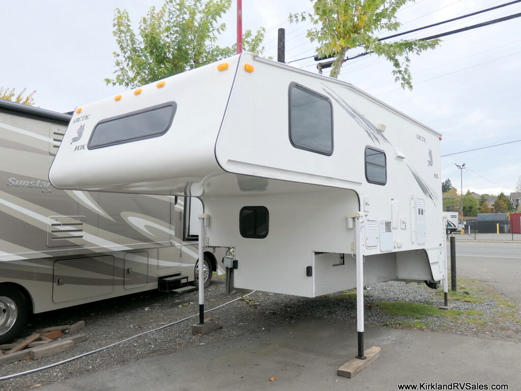 2003 Northwood ARCTIC FOX 990 Camper, Slide-Out, Generator!-Image